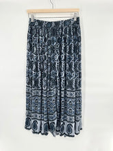 Load image into Gallery viewer, Vintage Wardrobe Essentials Paisley Skirt
