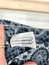 Load image into Gallery viewer, Vintage Wardrobe Essentials Paisley Skirt