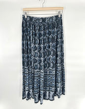 Load image into Gallery viewer, Vintage Wardrobe Essentials Paisley Skirt
