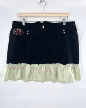 Load image into Gallery viewer, oilily velvet skirt with green trim