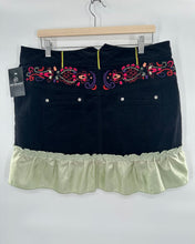 Load image into Gallery viewer, oilily velvet skirt with green trim