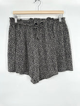 Load image into Gallery viewer, Auguste floral shorts