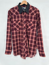 Load image into Gallery viewer, Vintage Wrangler plaid men&#39;s snap button down shirt