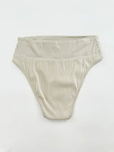 Load image into Gallery viewer, Zulu &amp; Zephyr Atlantic Bikini NWT
