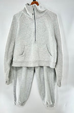 Load image into Gallery viewer, Lululemon cropped mock neck 1/4 zip pullover
