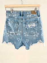 Load image into Gallery viewer, American Eagle denim distressed shorts with flower print