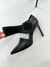 Load image into Gallery viewer, Vince Pointed Toe Heel with Velcro Strap