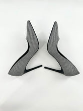Load image into Gallery viewer, Le Chateau Houndstooth Pump