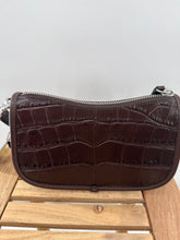 Load image into Gallery viewer, Coach swinger bag croc embossed
