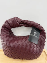 Load image into Gallery viewer, Urban Expressions Vegan leather tracy woven bag