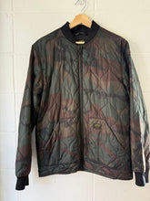 Load image into Gallery viewer, Carhartt WIP Volta Quilted Camo Jacket