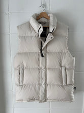 Load image into Gallery viewer, Aritzia Supersize Puff Vest