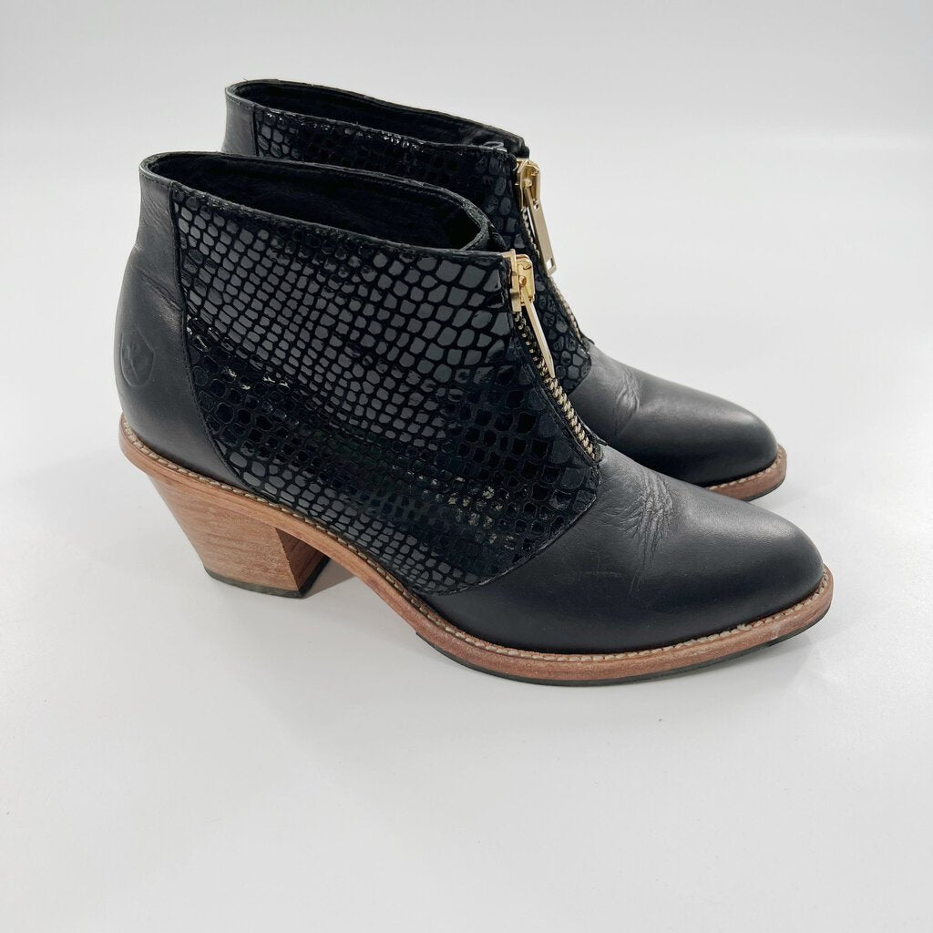 Poppy Barley ankle boots with front zipper