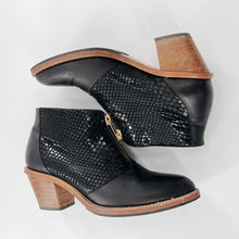Load image into Gallery viewer, Poppy Barley ankle boots with front zipper