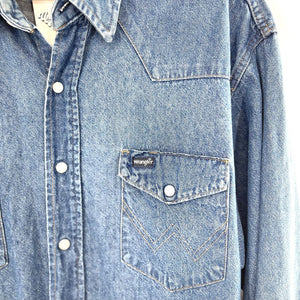 Vintage 90's Wrangler denim snap button down shirt
